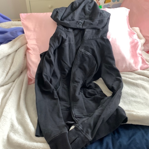 Black lululemon jacket - Picture 1 of 3